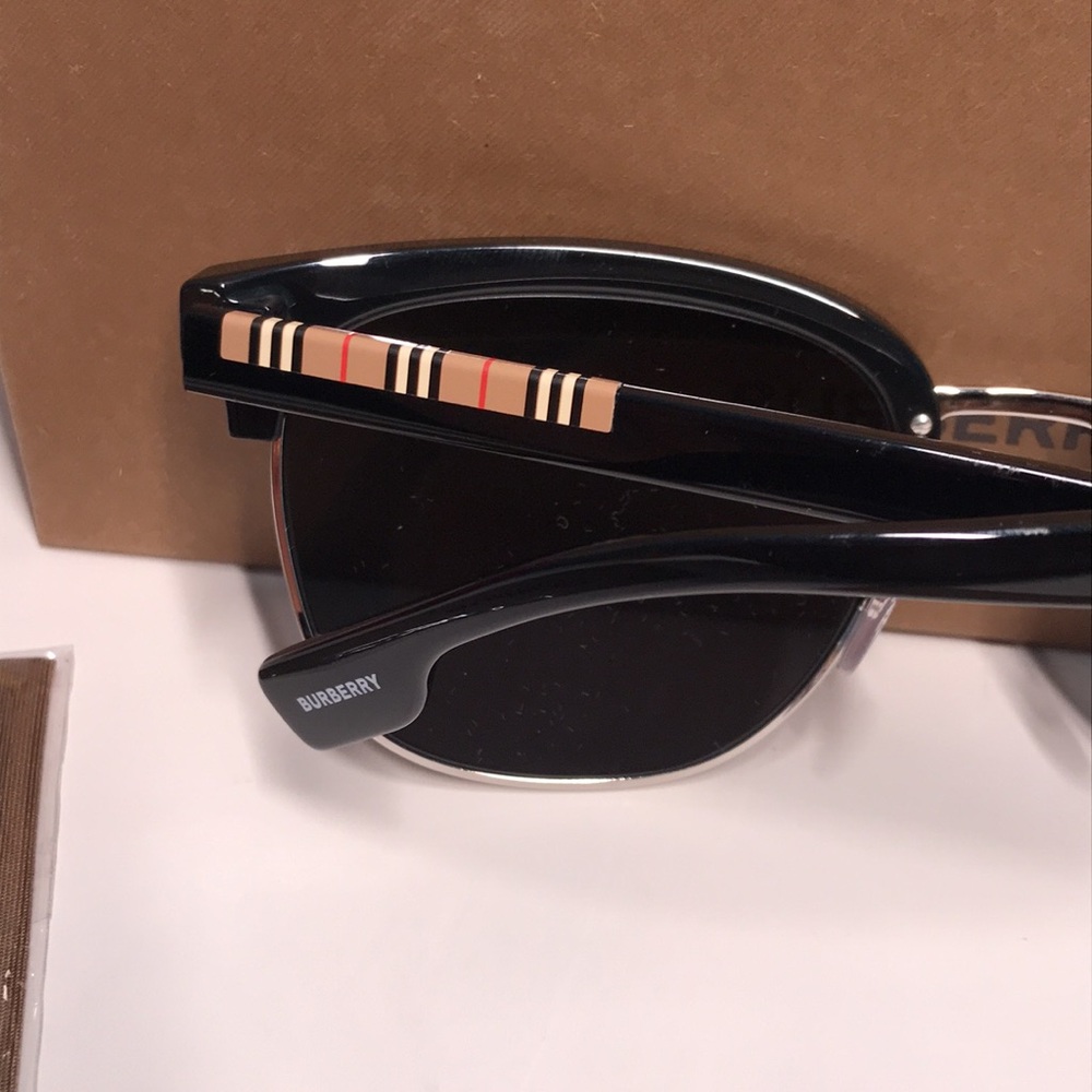 New Authentic Burberry BE4317 8351 Sunglasses - Picture 15 of 15